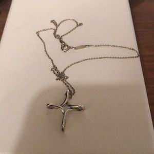 Tiffany & Co. - Elsa Peretti infinity cross